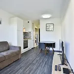 Superbe 2 Piece Confort , Piscine /ac/parking *